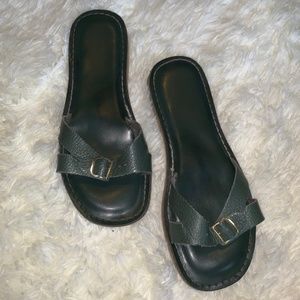 KINO Sandals Green with Gold Buckle Size 7 Leather